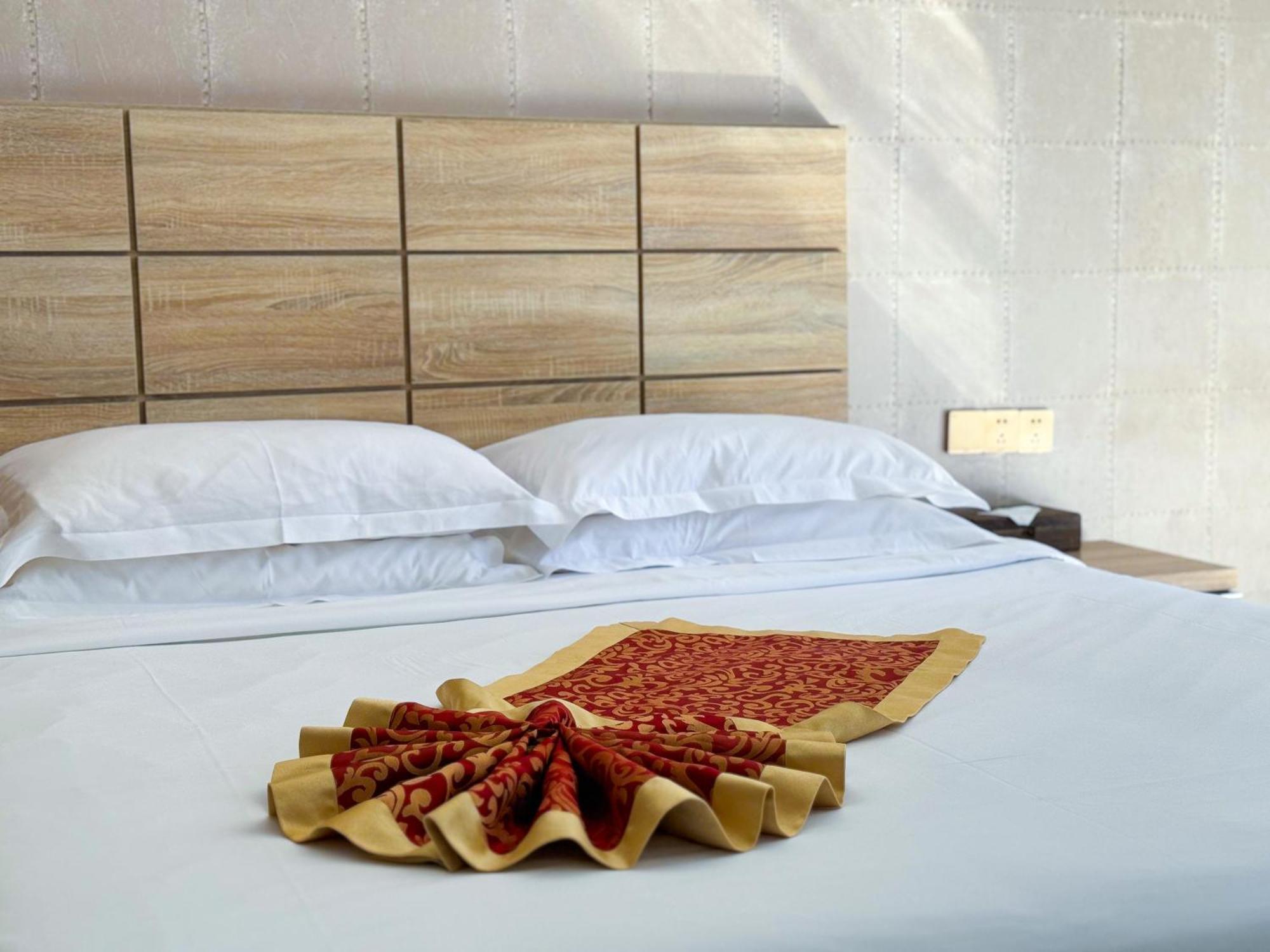 Barry Boutique Hotel Sanya Exterior photo